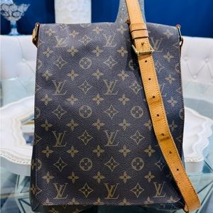 Louis Vuitton Musette Shoulder Bag in Monogram Canvas